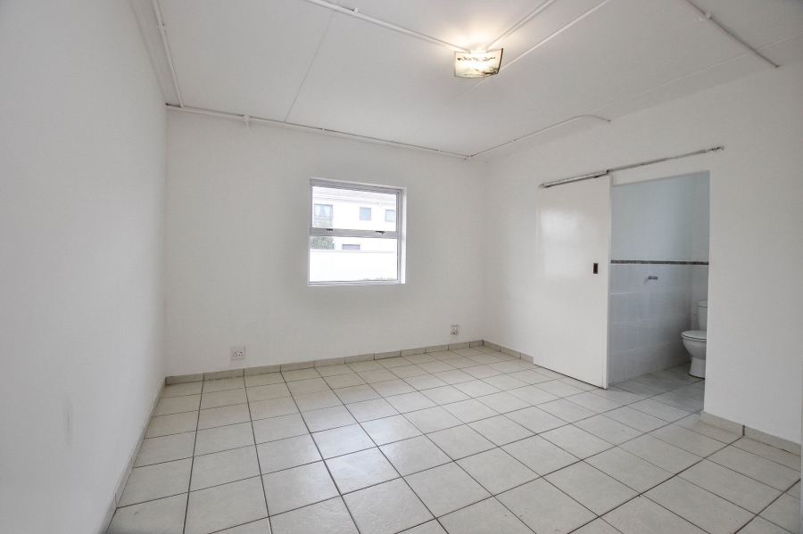 8 Bedroom Property for Sale in Parklands Western Cape